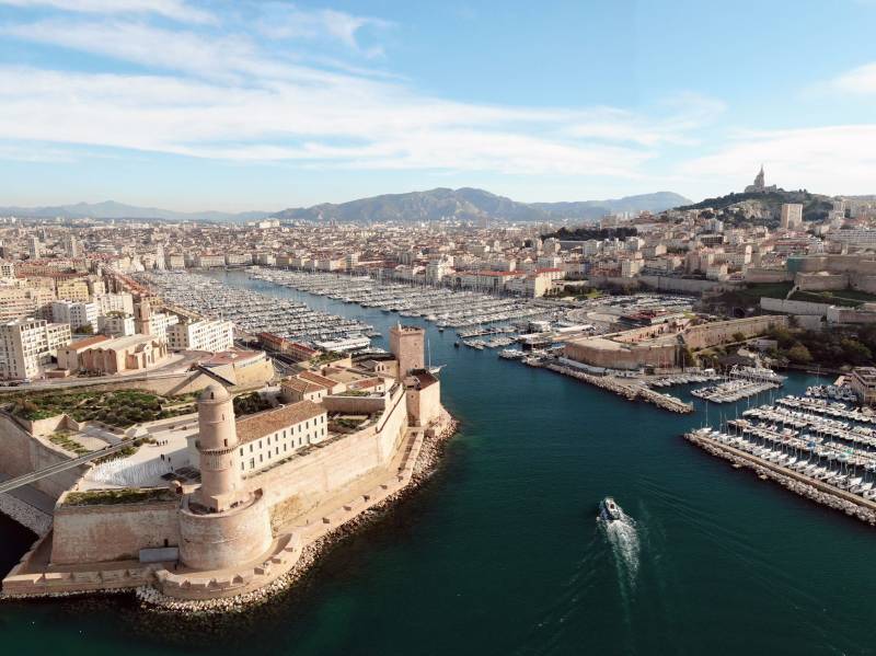 excursion en bateau pour les senoirs à Marseille